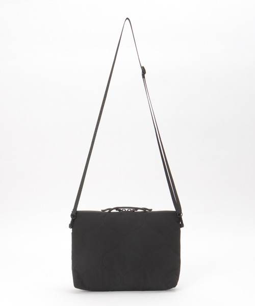 KiU（キウ）の「KiU パデットサコッシュポーチ（ショルダーバッグ・メンズ・ライム/ダークベージュ/ブラック/その他1・FREE）」の7枚目の写真