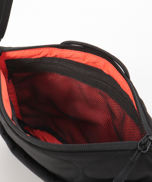 KiU（キウ）の「KiU パデットサコッシュポーチ（ショルダーバッグ・メンズ・ライム/ダークベージュ/ブラック/その他1・FREE）」の14枚目の写真