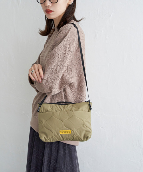 KiU（キウ）の「KiU パデットサコッシュポーチ（ショルダーバッグ・メンズ・ライム/ダークベージュ/ブラック/その他1・FREE）」の22枚目の写真