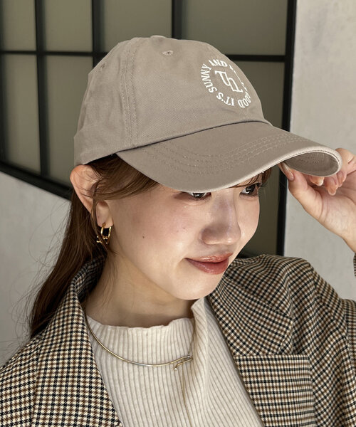 Thevon（ゼボン）の「Thロゴ刺繍キャップ（キャップ・レディース・ボルドー/チャコールグレー/グレイッシュベージュ・FREE）」の2枚目の写真