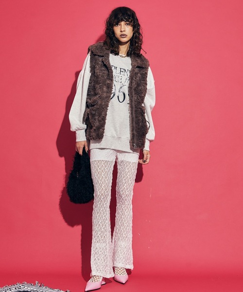 uyu.(ウユ)の「Lace Docking Logo Over Sweatshirts / レースドッキングロゴオーバースウェット【uyu.】(スウェット・レディース・ブラック/オートミール・FREE)」の5枚目の写真