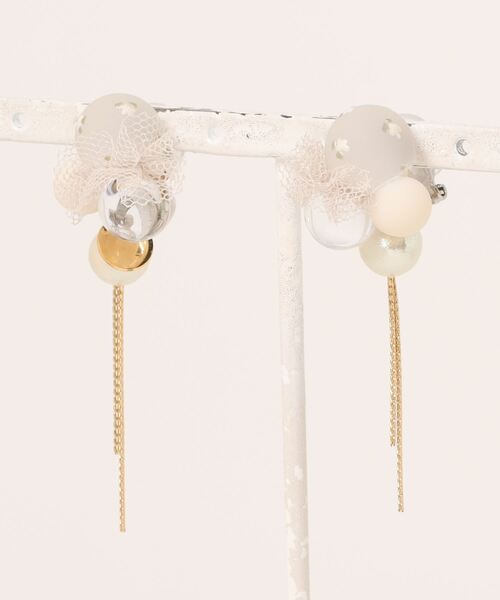 tone（トーン）の「【miuland】tutu flower 【パール】(MA)（イヤリング・レディース・ブラウン/ホワイト/ピンク・FREE）」の2枚目の写真