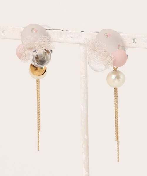 tone（トーン）の「【miuland】tutu flower 【パール】(MA)（イヤリング・レディース・ブラウン/ホワイト/ピンク・FREE）」の3枚目の写真