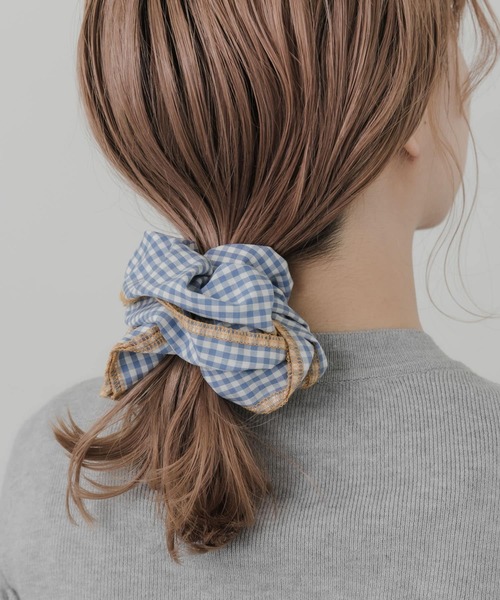 SMELLY(スメリー)の「ギンガムチェックボリュームシュシュ(シュシュ・レディース・ブラック/ブルー・-)」の6枚目の写真