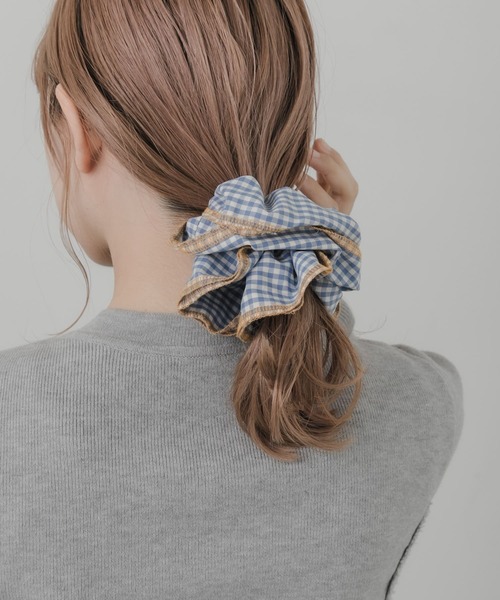 SMELLY(スメリー)の「ギンガムチェックボリュームシュシュ(シュシュ・レディース・ブラック/ブルー・-)」の8枚目の写真