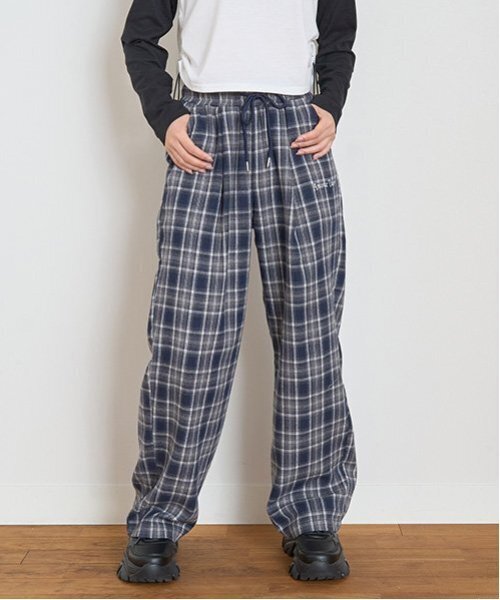 LOVETOXIC（ラブトキシック）の「ストレートフィットプルオンパンツ（その他パンツ・キッズ・モスグリーン/ネイビー/グレー・S/M/L）」の3枚目の写真