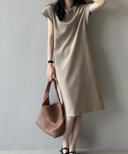 Alum'（アルム）の「フレンチリラックスワンピース（ワンピース・レディース・ブラック/カーキ・FREE）」の2枚目の写真