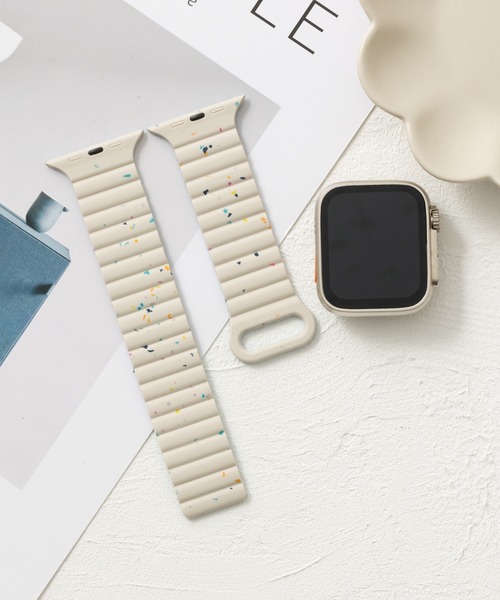 emonique(エモニーク)の「スマートウォッチバンド Apple Watch バンド シリコン製【38/40/41/42/44/45/49mm対応】(デジタル腕時計・レディース・ブラック/ブルー/ホワイト/ピンク/オレンジ・38/42)」の9枚目の写真