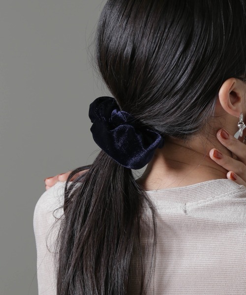 LOEM tokyo ベロアシュシュ ネイビー 新品 ヘアアクセサリー ヘアゴム LOEM tokyo ベロアシュシュ ネイビー 新品 ヘアアクセサリー