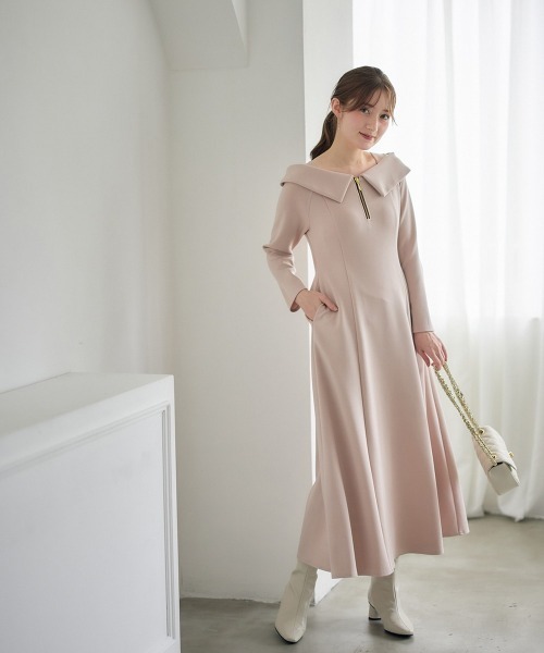 12Twelve Agenda（トゥエルブ　アジェンダ）の「ZIPオフショルネックフレアカットソーワンピース（ワンピース・レディース・ライトグレー/ベージュ・M）」の4枚目の写真