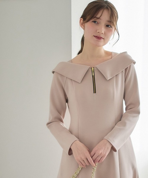 12Twelve Agenda（トゥエルブ　アジェンダ）の「ZIPオフショルネックフレアカットソーワンピース（ワンピース・レディース・ライトグレー/ベージュ・M）」の7枚目の写真