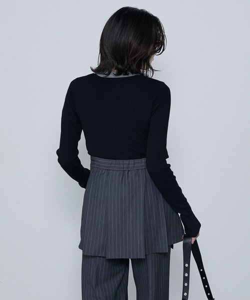 le ELMi(ルエルミ)の「Wave button v-neck ribbed knit cardigan / ウェーブボタンVネックリブニットカーディガン(カーディガン/ボレロ・レディース・ブラック/ブラウン/チャコールグレー・FREE)」の7枚目の写真