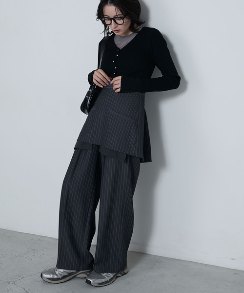 le ELMi(ルエルミ)の「Wave button v-neck ribbed knit cardigan / ウェーブボタンVネックリブニットカーディガン(カーディガン/ボレロ・レディース・ブラック/ブラウン/チャコールグレー・FREE)」の13枚目の写真
