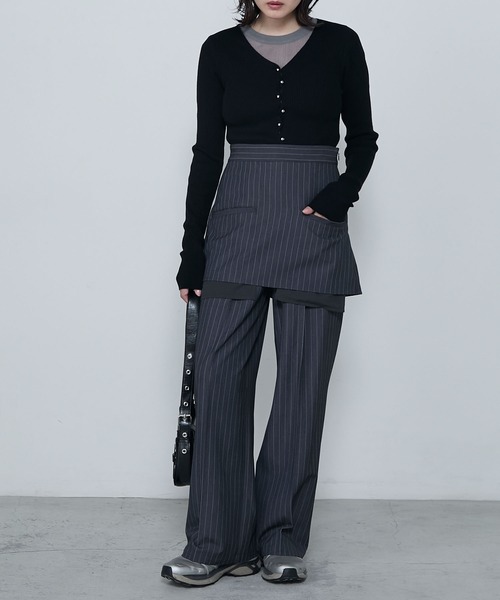 le ELMi(ルエルミ)の「Wave button v-neck ribbed knit cardigan / ウェーブボタンVネックリブニットカーディガン(カーディガン/ボレロ・レディース・ブラック/ブラウン/チャコールグレー・FREE)」の16枚目の写真