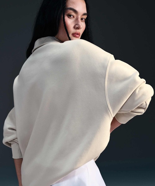 NIKE（ナイキ）の「ナイキ スポーツウェア フェニックス フリース ウィメンズ オーバーサイズド 1/4ジップ ポロ / Nike Sportswear Phoenix Fleece Women's Oversized 1/4-Zip Polo FZ3208-104 Light Orewood Brown（その他トップス・レディース・ブラウン系その他・2XL/L/M/S/XL/XS）」の5枚目の写真