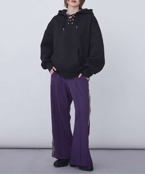 Ellno Loset（エルノロゼット）の「レースアップフーディ/サムホール付き（パーカー・メンズ・ボルドー/ブラック・SMALL/LARGE/MEDIUM）」の15枚目の写真