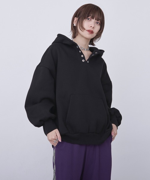 レースアップフーディ/サムホール付き（パーカー）｜Ellno Loset