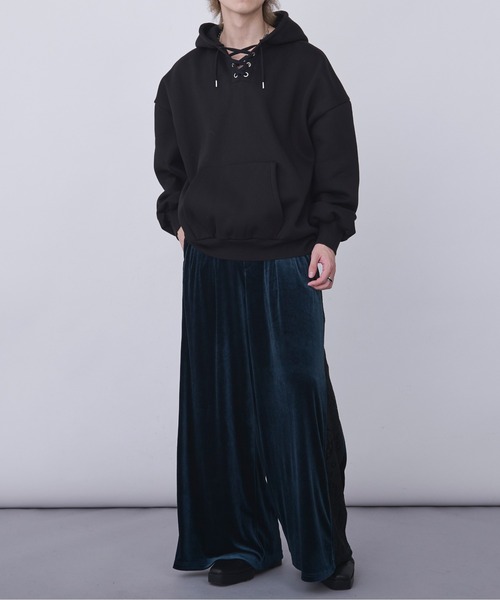 Ellno Loset（エルノロゼット）の「レースアップフーディ/サムホール付き（パーカー・メンズ・ボルドー/ブラック・SMALL/LARGE/MEDIUM）」の22枚目の写真