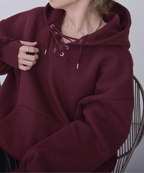 Ellno Loset（エルノロゼット）の「レースアップフーディ/サムホール付き（パーカー・メンズ・ボルドー/ブラック・SMALL/LARGE/MEDIUM）」の7枚目の写真