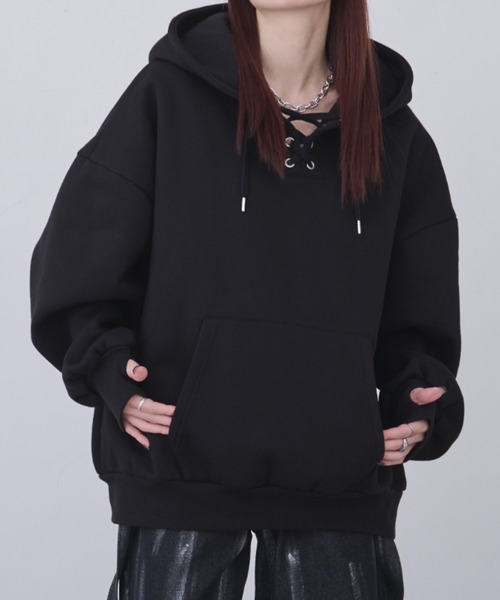 Ellno Loset（エルノロゼット）の「レースアップフーディ/サムホール付き（パーカー・メンズ・ボルドー/ブラック・SMALL/LARGE/MEDIUM）」の3枚目の写真