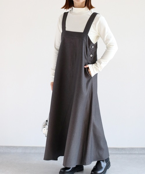 cepo（セポ）の「〈セットアイテム〉フレアーシルエットジャンパースカート＋タートルネックインナー アンサンブル（アンサンブル・レディース・ブラック/チャコール・M）」の2枚目の写真