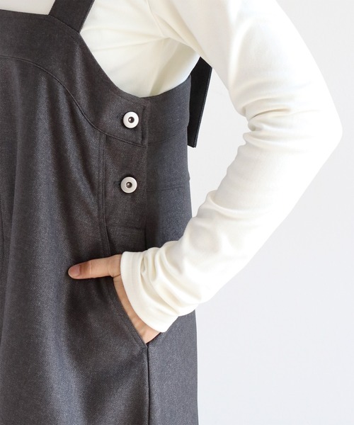 cepo（セポ）の「〈セットアイテム〉フレアーシルエットジャンパースカート＋タートルネックインナー アンサンブル（アンサンブル・レディース・ブラック/チャコール・M）」の11枚目の写真