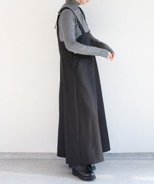cepo（セポ）の「〈セットアイテム〉フレアーシルエットジャンパースカート＋タートルネックインナー アンサンブル（アンサンブル・レディース・ブラック/チャコール・M）」の7枚目の写真