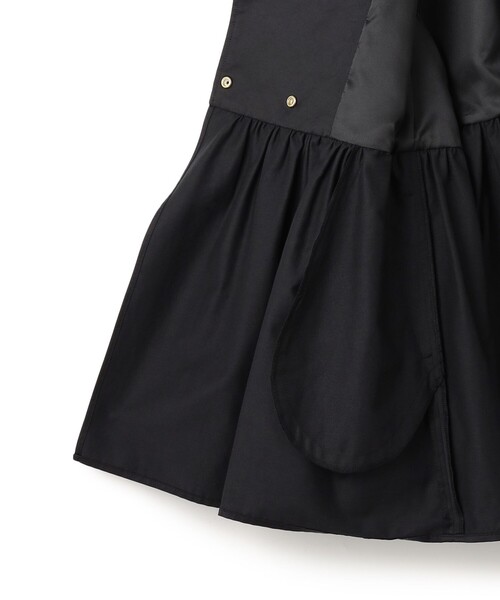 23区 L(ニジュウサンクオオキイサイズ)の「【VERYコラボ/撥水加工】グロッシーツイル アウター(ノーカラーコート・レディース・ブラック系/ベージュ系・44/46)」の14枚目の写真