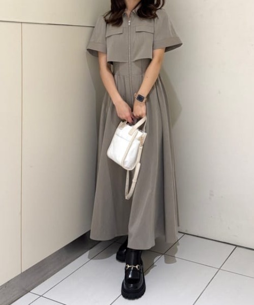 バストフレアワンピース