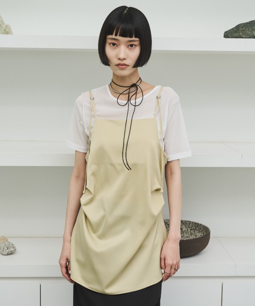 AIC.(エーアイシー)の「ロングストラップサテンタックキャミソール(キャミソール・レディース・アイボリー/ダークグレー/イエロー・FREE)」の3枚目の写真