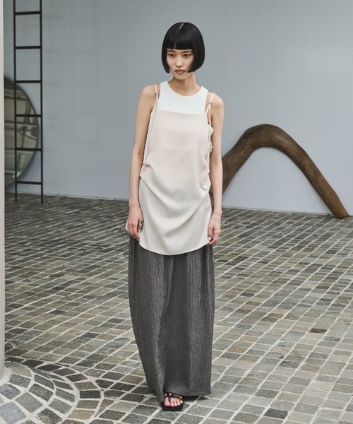 AIC.(エーアイシー)の「ロングストラップサテンタックキャミソール(キャミソール・レディース・アイボリー/ダークグレー/イエロー・FREE)」の13枚目の写真