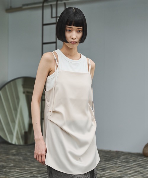 AIC.(エーアイシー)の「ロングストラップサテンタックキャミソール(キャミソール・レディース・アイボリー/ダークグレー/イエロー・FREE)」の5枚目の写真