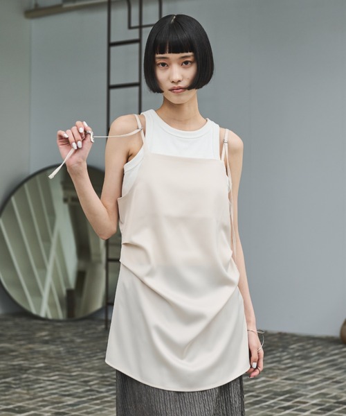 AIC.(エーアイシー)の「ロングストラップサテンタックキャミソール(キャミソール・レディース・アイボリー/ダークグレー/イエロー・FREE)」の6枚目の写真