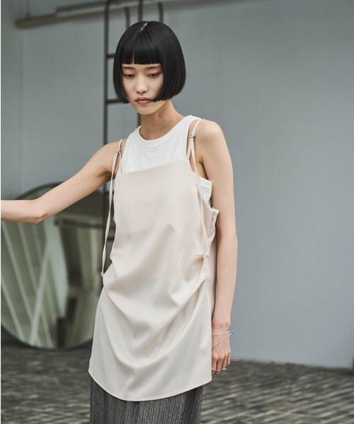 AIC.(エーアイシー)の「ロングストラップサテンタックキャミソール(キャミソール・レディース・アイボリー/ダークグレー/イエロー・FREE)」の8枚目の写真