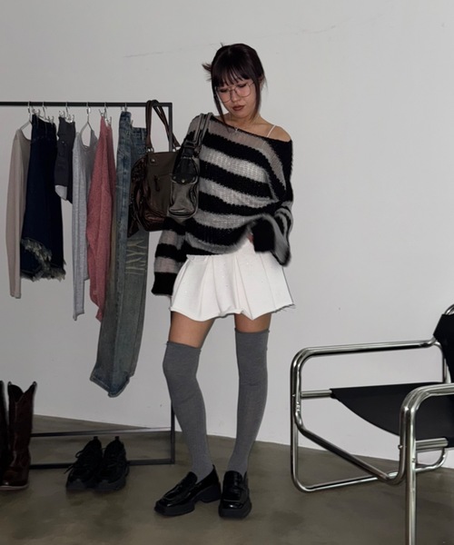 SHAGGIE(シャギー)の「シアーボーダールーズオーバーニット(ニット/セーター・レディース・カーキ/レッド/ブラック・FREE)」の6枚目の写真