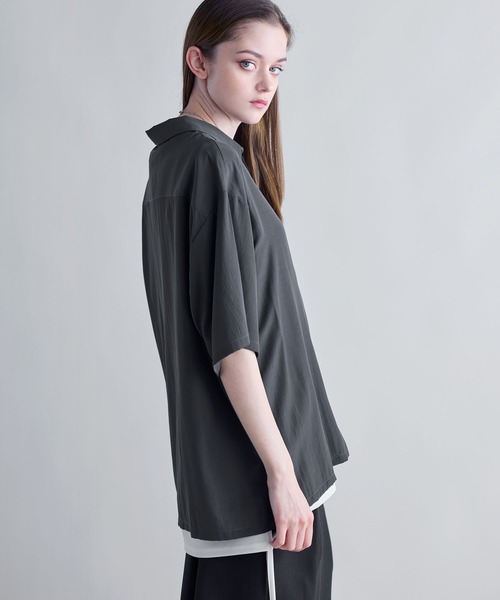 SOCCE(ソーシー)の「ルーズシルエットシルクライクドレープハーフスリーブシャツ(シャツ/ブラウス・メンズ・ブルー/ブラウン/チャコール・S/M/L/XL)」の6枚目の写真