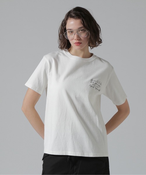 AVIREX(アヴィレックス)の「《50th Anniversary》LEATHER PATCHED VARSITY T-SHIRT/レザーパッチド バーシティーTシャツ(Tシャツ/カットソー・レディース・ホワイト/ブラック/ネイビー・F)」の4枚目の写真