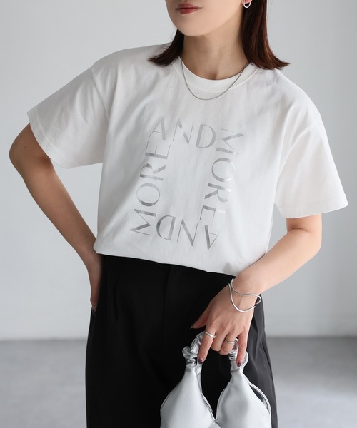 Riberry(リベリー)の「スクエアロゴプリント半袖Tシャツ(Tシャツ/カットソー・レディース・ブラック×ホワイト/ホワイト×ブラック/ホワイト×シルバー/グレー系・FREE)」の15枚目の写真