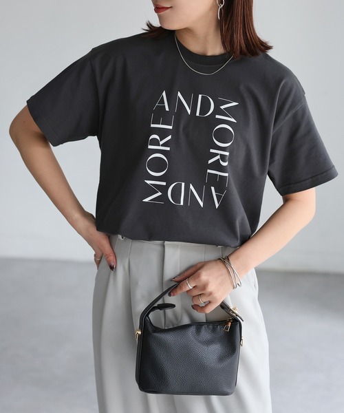 Riberry(リベリー)の「スクエアロゴプリント半袖Tシャツ(Tシャツ/カットソー・レディース・ブラック×ホワイト/ホワイト×ブラック/ホワイト×シルバー/グレー系・FREE)」の17枚目の写真