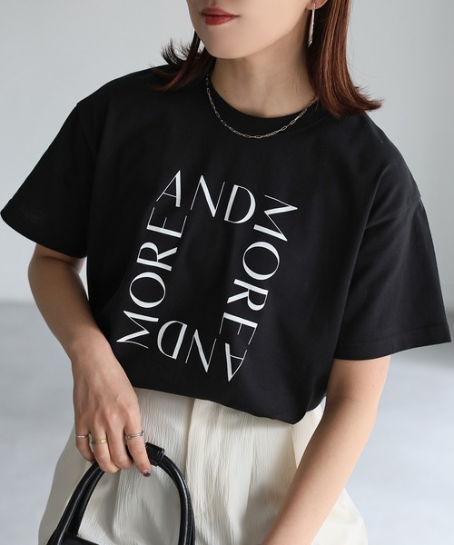 Riberry(リベリー)の「スクエアロゴプリント半袖Tシャツ(Tシャツ/カットソー・レディース・ブラック×ホワイト/ホワイト×ブラック/ホワイト×シルバー/グレー系・FREE)」の20枚目の写真