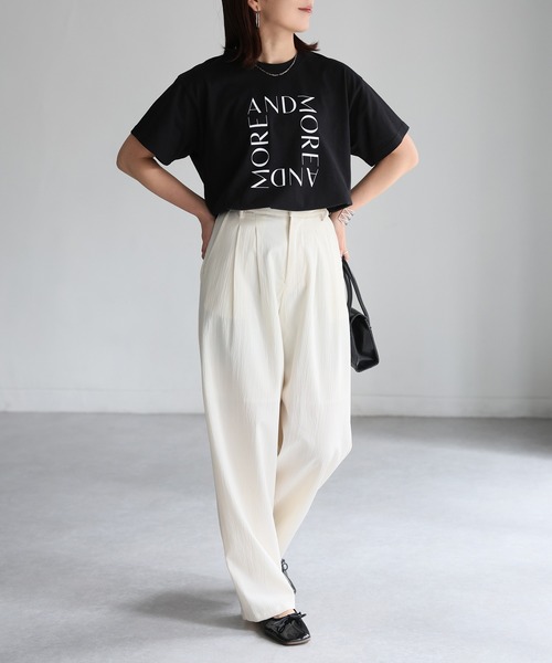 Riberry(リベリー)の「スクエアロゴプリント半袖Tシャツ(Tシャツ/カットソー・レディース・ブラック×ホワイト/ホワイト×ブラック/ホワイト×シルバー/グレー系・FREE)」の6枚目の写真