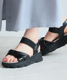 履きごこちやみつき感激 ツイストデザインゴムバンドスポーツサンダル
