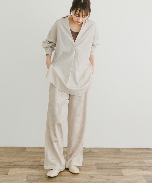 ITEMS URBANRESEARCH(アイテムズ アーバンリサーチ)の「バックスリットスキッパーシャツ(シャツ/ブラウス・レディース・ホワイト/ライトベージュ/ネイビー・FREE)」の10枚目の写真