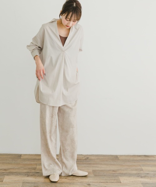 ITEMS URBANRESEARCH(アイテムズ アーバンリサーチ)の「バックスリットスキッパーシャツ(シャツ/ブラウス・レディース・ホワイト/ライトベージュ/ネイビー・FREE)」の11枚目の写真