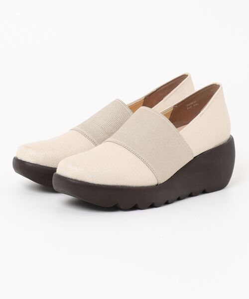 Bridget Birkin（ブリジットバーキン）の「【Bridget Birkin】甲ゴムヒールアップレインパンプス(554020)（レインシューズ・レディース・ベージュ/ブラック/アイボリー・23.5/23/24/22.5/24.5）」の8枚目の写真