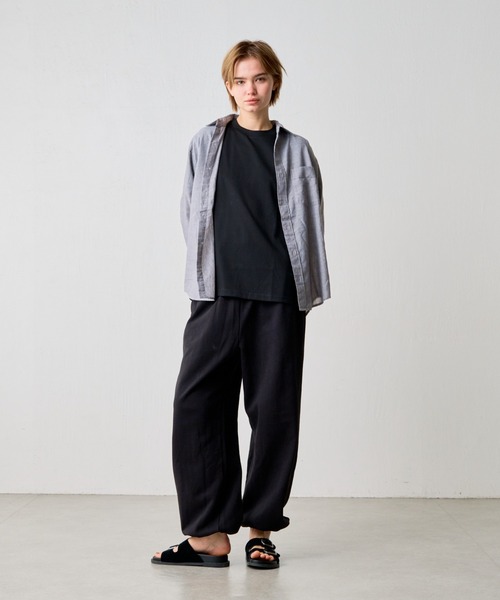 COLONY 2139（コロニートゥーワンスリーナイン）の「先染めシャンブレーレギュラーカラーシャツ（シャツ/ブラウス・メンズ・サックスブルー/ネイビー/グレー・SMALL/LARGE/MEDIUM）」の7枚目の写真