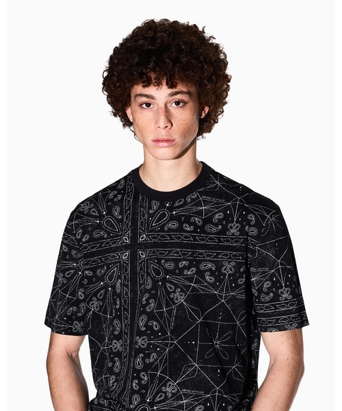 ARMANI EXCHANGE（アルマーニエクスチェンジ）の「【A|X アルマーニ エクスチェンジ】ペイズリープリント 半袖クルーネックTシャツ/REGULAR+（EC限定カラー含）（Tシャツ/カットソー・メンズ・ホワイト/ブラック系1・SMALL/X-LARGE/X-SMALL/LARGE/MEDIUM/XX-LARGE）」の5枚目の写真