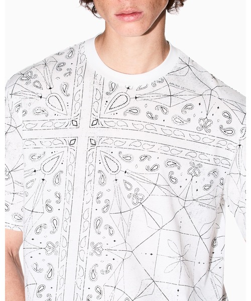 ARMANI EXCHANGE（アルマーニエクスチェンジ）の「【A|X アルマーニ エクスチェンジ】ペイズリープリント 半袖クルーネックTシャツ/REGULAR+（EC限定カラー含）（Tシャツ/カットソー・メンズ・ホワイト/ブラック系1・SMALL/X-LARGE/X-SMALL/LARGE/MEDIUM/XX-LARGE）」の14枚目の写真