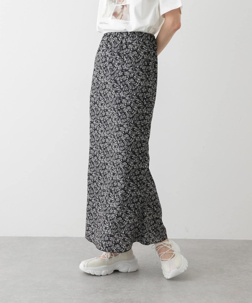 SENSE OF PLACE by URBAN RESEARCH(センスオブプレイスバイアーバンリサーチ)の「コバナガラナロースカート(スカート・レディース・ブラック系その他/ブルー系その他/ホワイト系その他・ONE)」の3枚目の写真