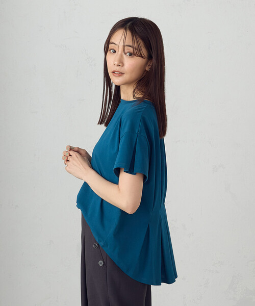 COMME CA ISM(コムサイズム)の「【接触冷感】バックタックTシャツ(Tシャツ/カットソー・レディース・ブルー/ブラック/ホワイト・LARGE/MEDIUM)」の3枚目の写真